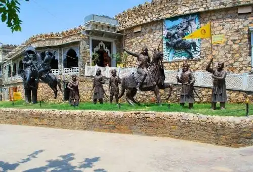 Historical statues at the Haldighati Museum, a featured cultural highlight of our expert-guided Rajasthan museums tours.