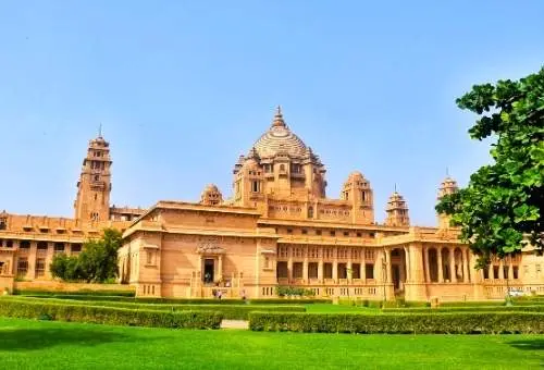 The magnificent Umaid Bhawan Palace in the Blue City, a popular attraction for travelers starting their customized Rajasthan package tours from Jodhpur.